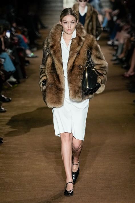 показ miu miu|Fall Winter 2024 Fashion Show .